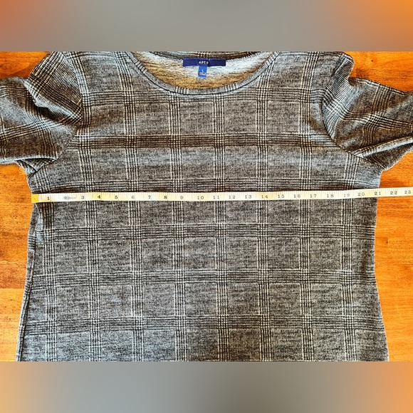 Apt. 9 Gray Plaid Bell Sleeve Top Size Large - Picture 9 of 9